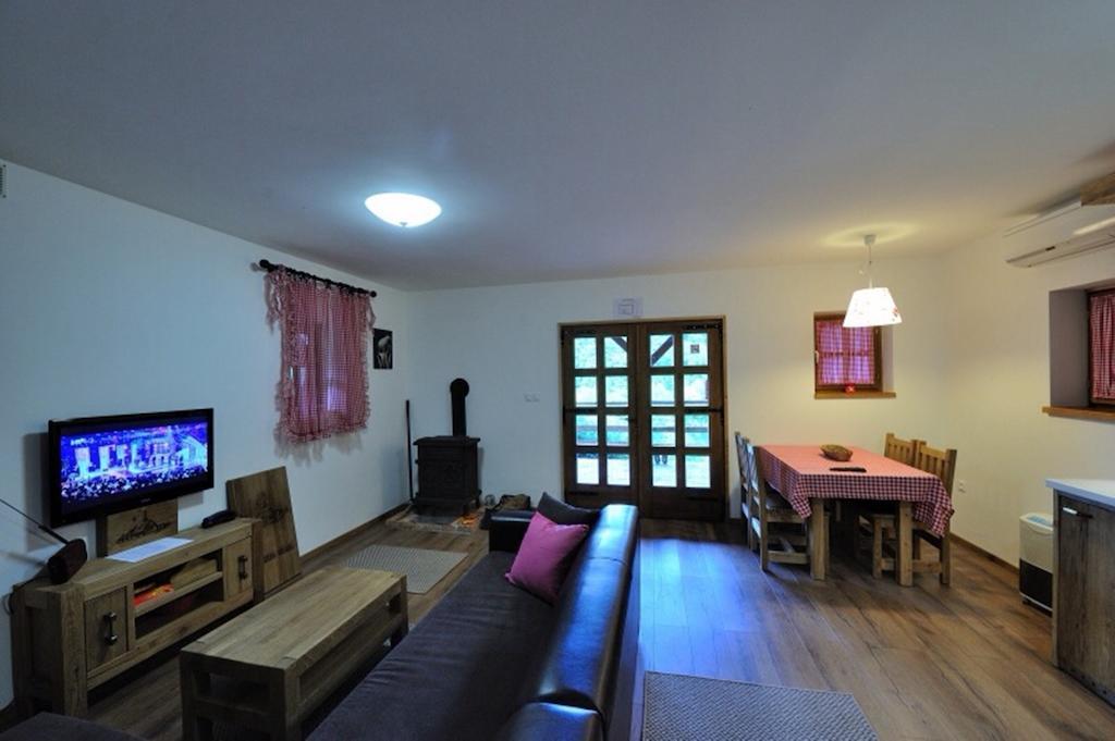 Apartment Drvena Kuca Mreznica Gornji Zvečaj Quarto foto